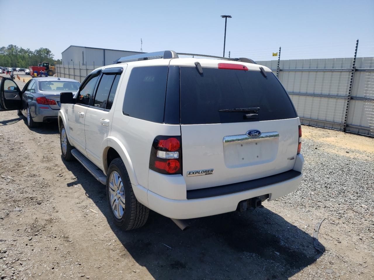 Photo 3 from auction – 2007 FORD EXPLORER L with VIN 1FMEU75837UA61360
