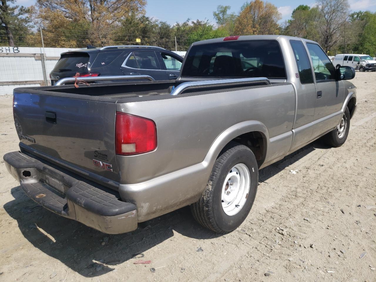 Photo 4 from auction – 2003 GMC SONOMA with VIN 1GTCS19X238132289