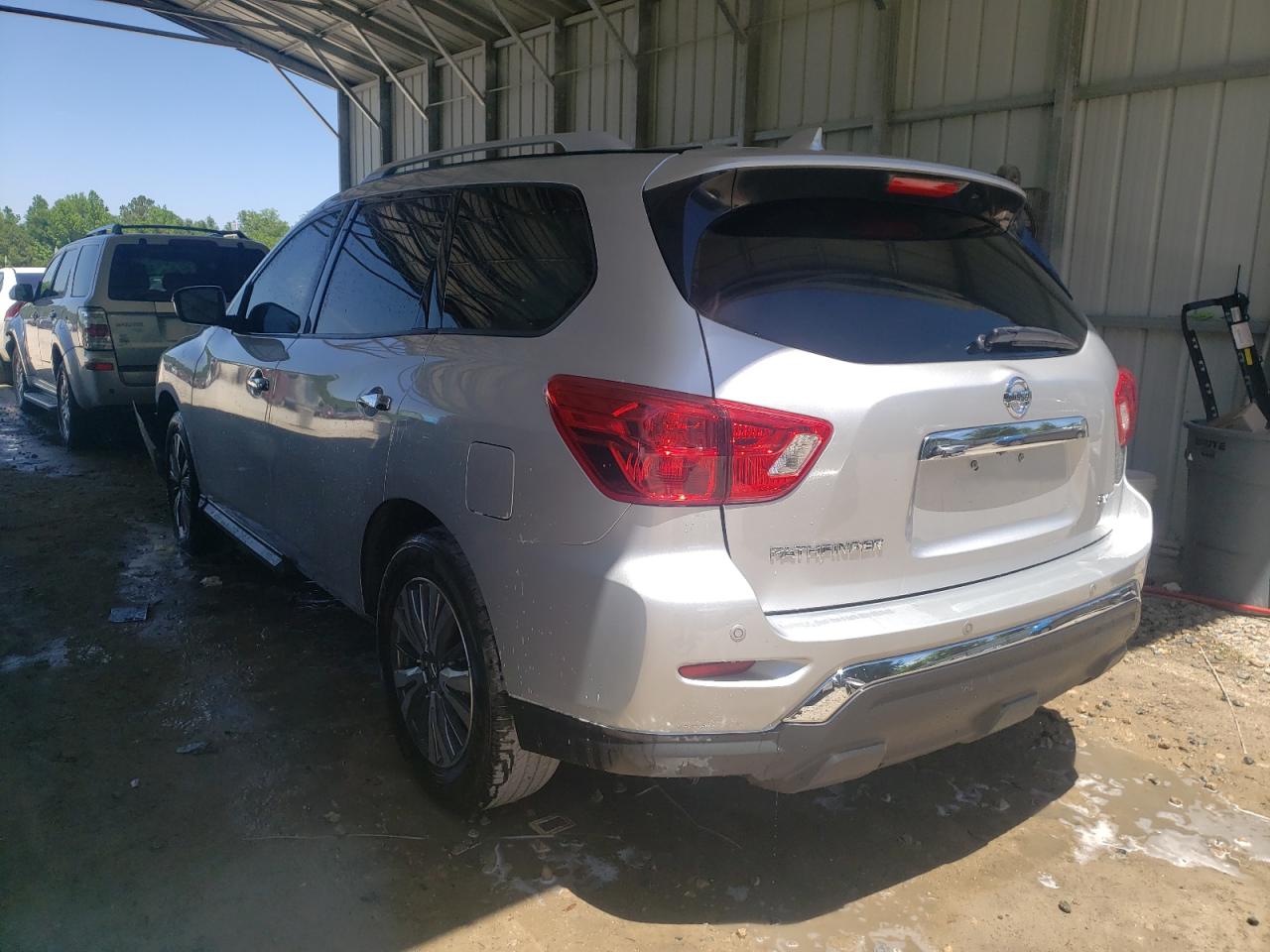 Photo 3 from auction – 2019 NISSAN PATHFINDER with VIN 5N1DR2MN8KC602361