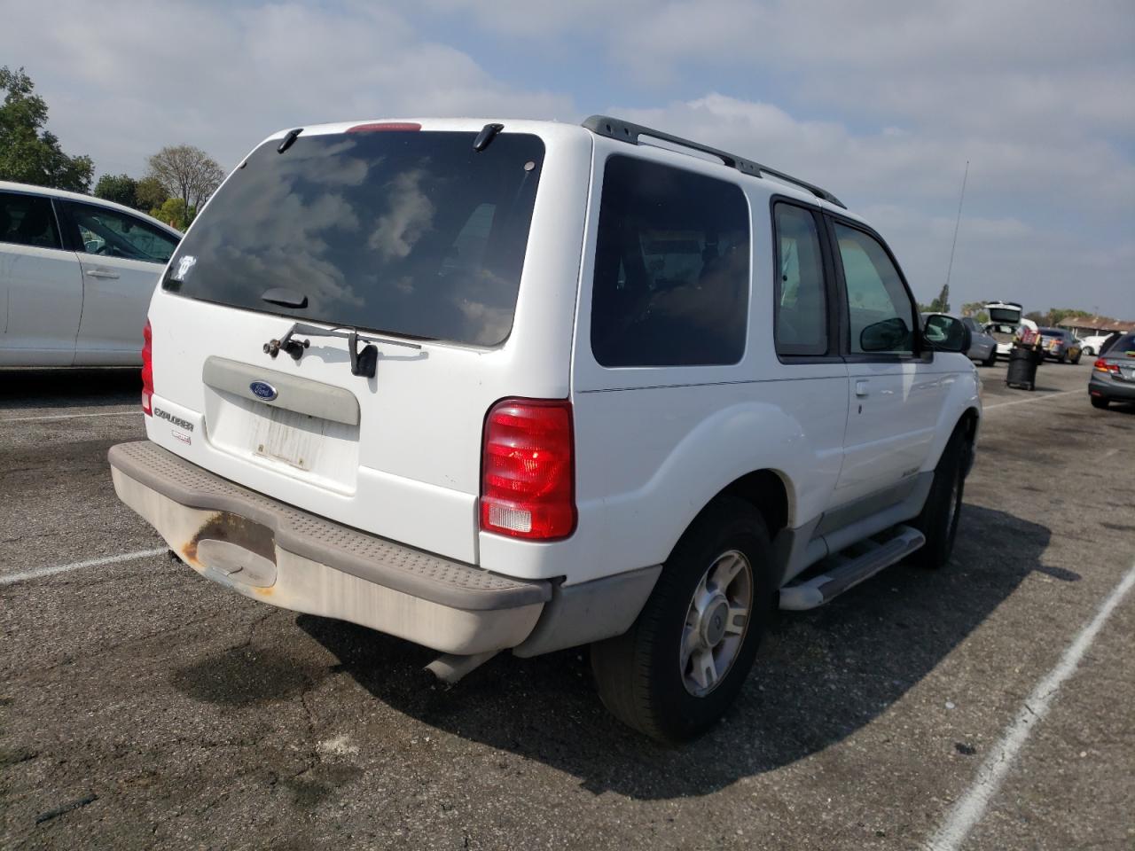 Photo 4 from auction – 2002 FORD EXPLORER S with VIN 1FMYU60E22UA92936