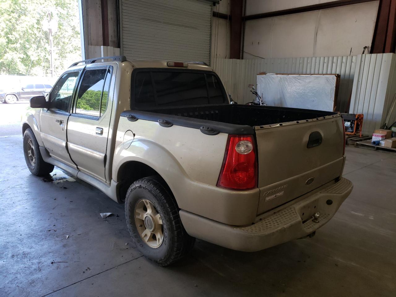 Photo 3 from auction – 2001 FORD EXPLORER S with VIN 1FMZU67E81UC32674
