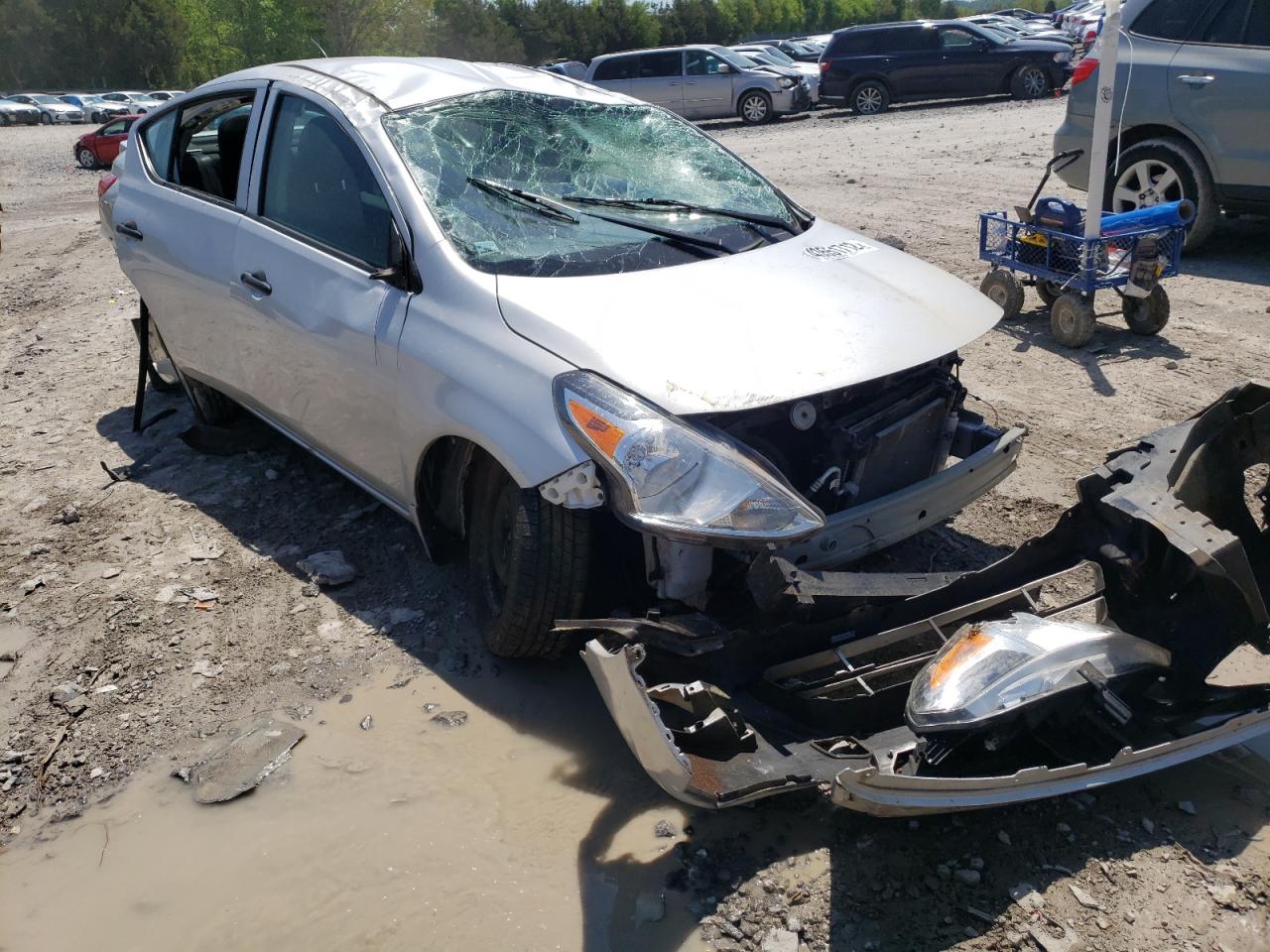 NISSAN VERSA S 2018 with VIN 3N1CN7AP6JL856106 - Photo from auction