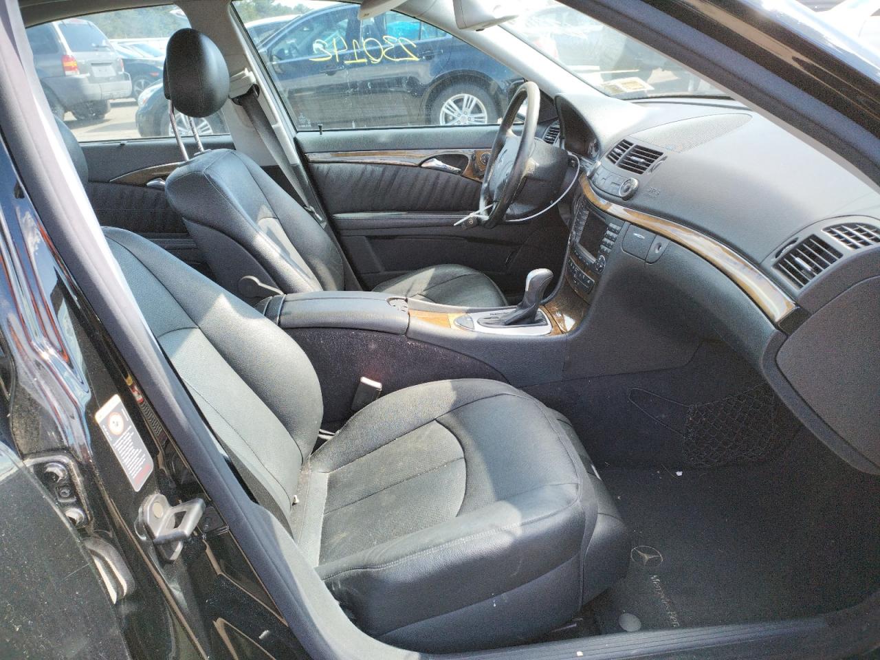 Photo 5 from auction – 2005 MERCEDES-BENZ E 320 with VIN WDBUF65J75A632059