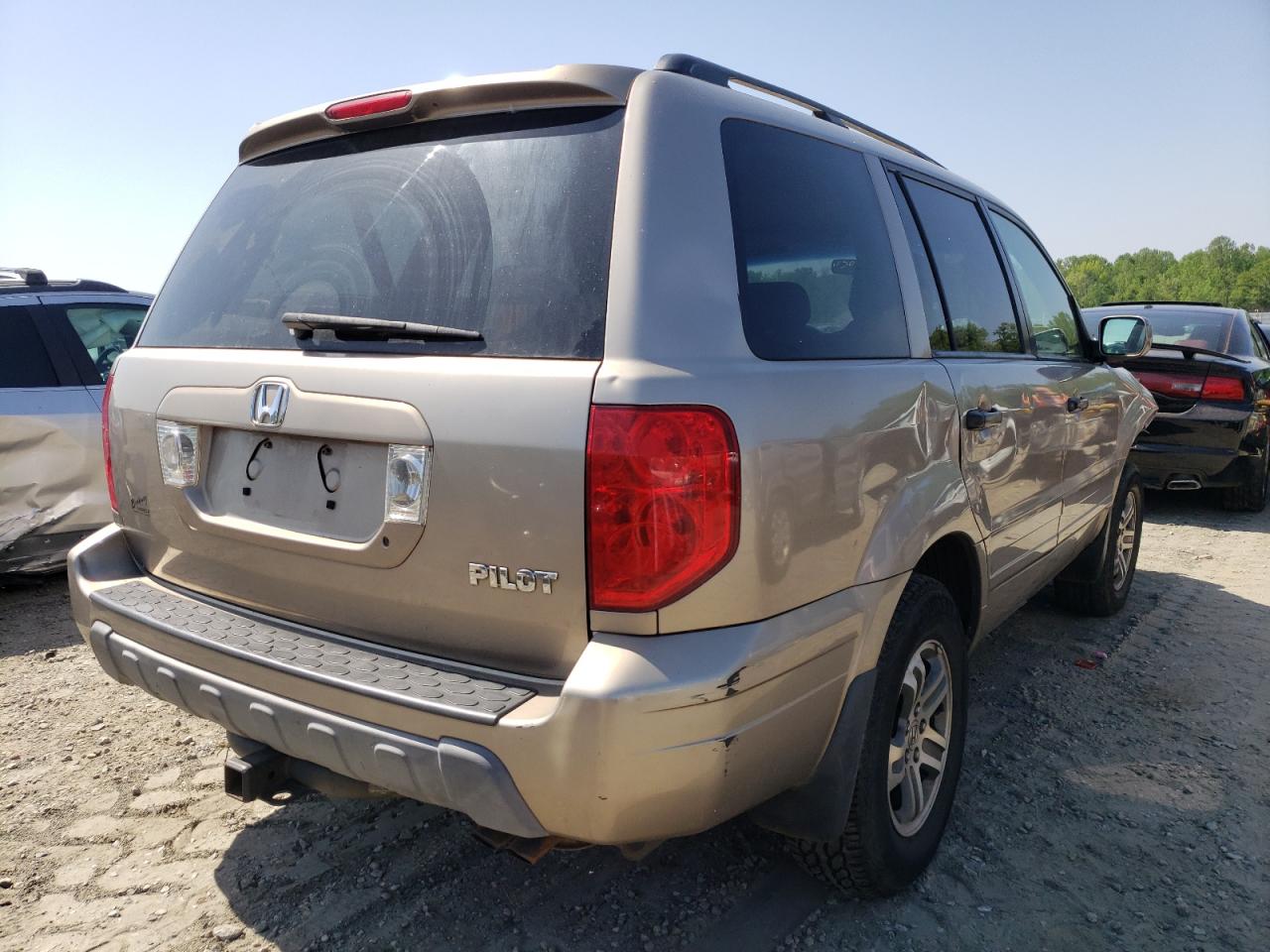 Photo 4 from auction – 2004 HONDA PILOT EXL with VIN 2HKYF18554H550598