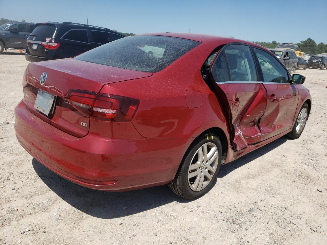 Photo 14 from auction – 2017 VOLKSWAGEN JETTA S with VIN 3VW2B7AJ2HM275832