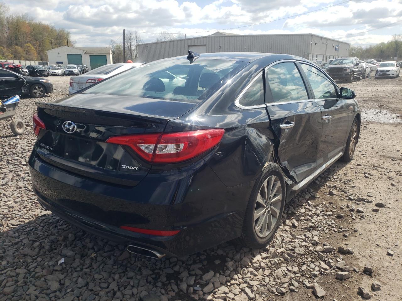 Photo 4 from auction – 2015 HYUNDAI SONATA SPO with VIN 5NPE34AF2FH077262