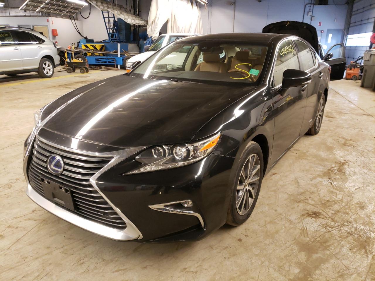 Photo 2 from auction – 2016 LEXUS ES 300H with VIN JTHBW1GG0G2102735