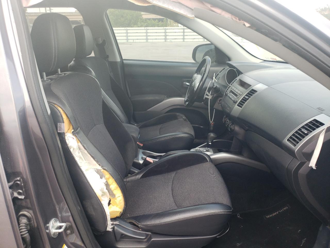 Photo 5 from auction – 2010 MITSUBISHI OUTLANDER with VIN JA4AS3AW6AZ001244