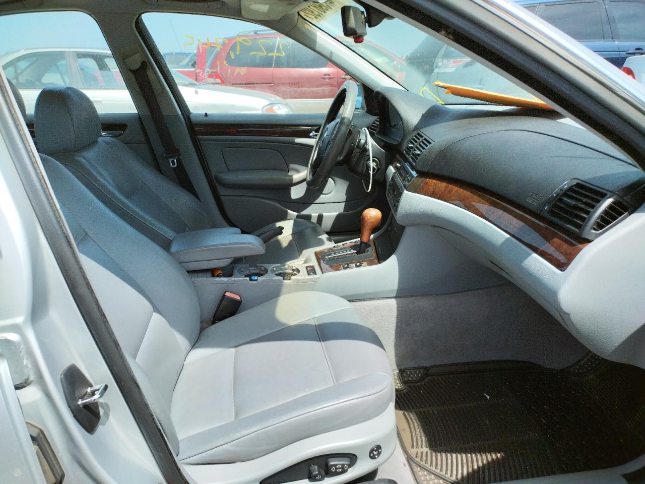 Photo 5 from auction – 1999 BMW 328 I AUTO with VIN WBAAM5333XFR08720