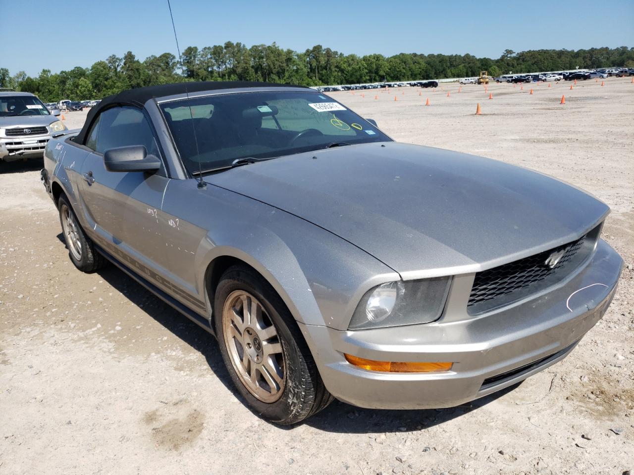 FORD MUSTANG 2008 with VIN 1ZVHT84N985136900 - Photo from auction