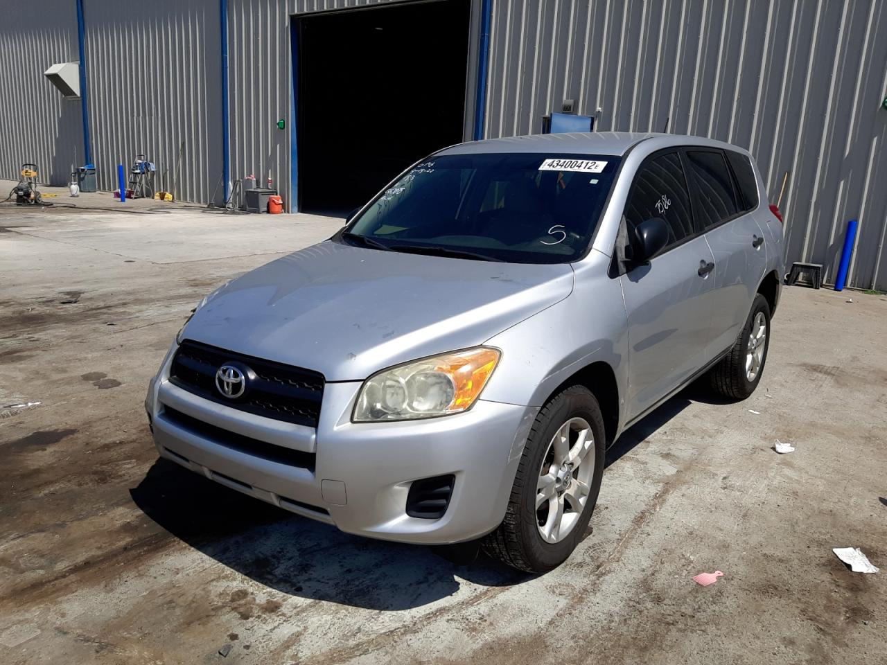 Фото 2 с аукциона – 2010 TOYOTA RAV4 с VIN JTMBF4DV4A5020552