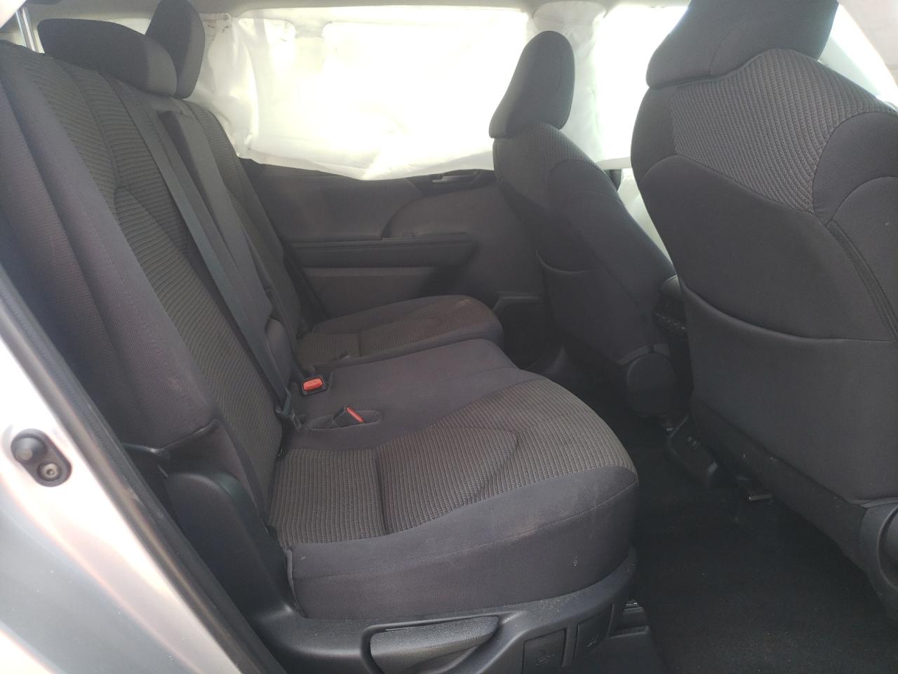 Photo 6 from auction – 2021 TOYOTA HIGHLANDER with VIN 5TDZZRAH0MS529800