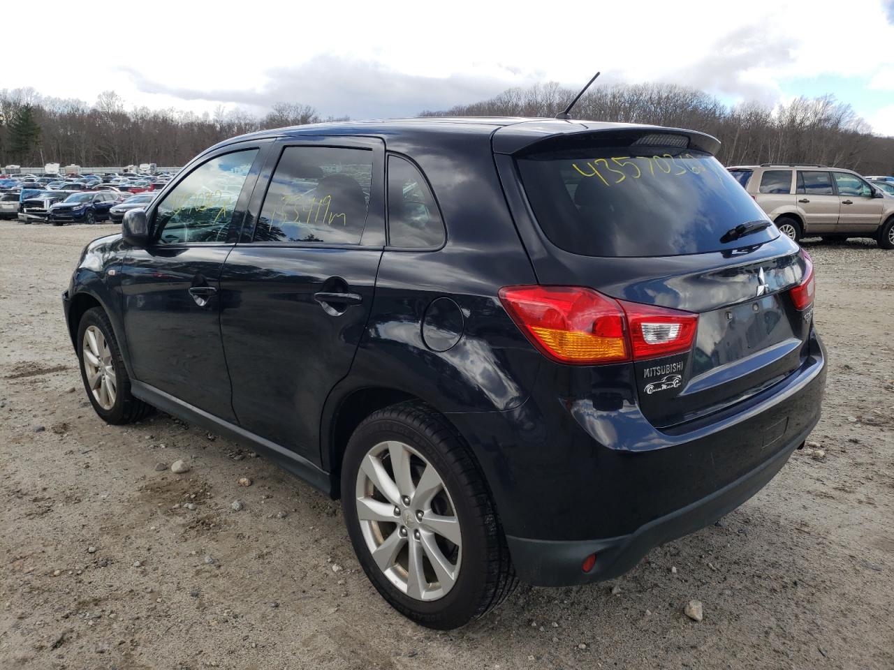 Photo 3 from auction – 2013 MITSUBISHI OUTLANDER with VIN 4A4AR3AU3DE004381