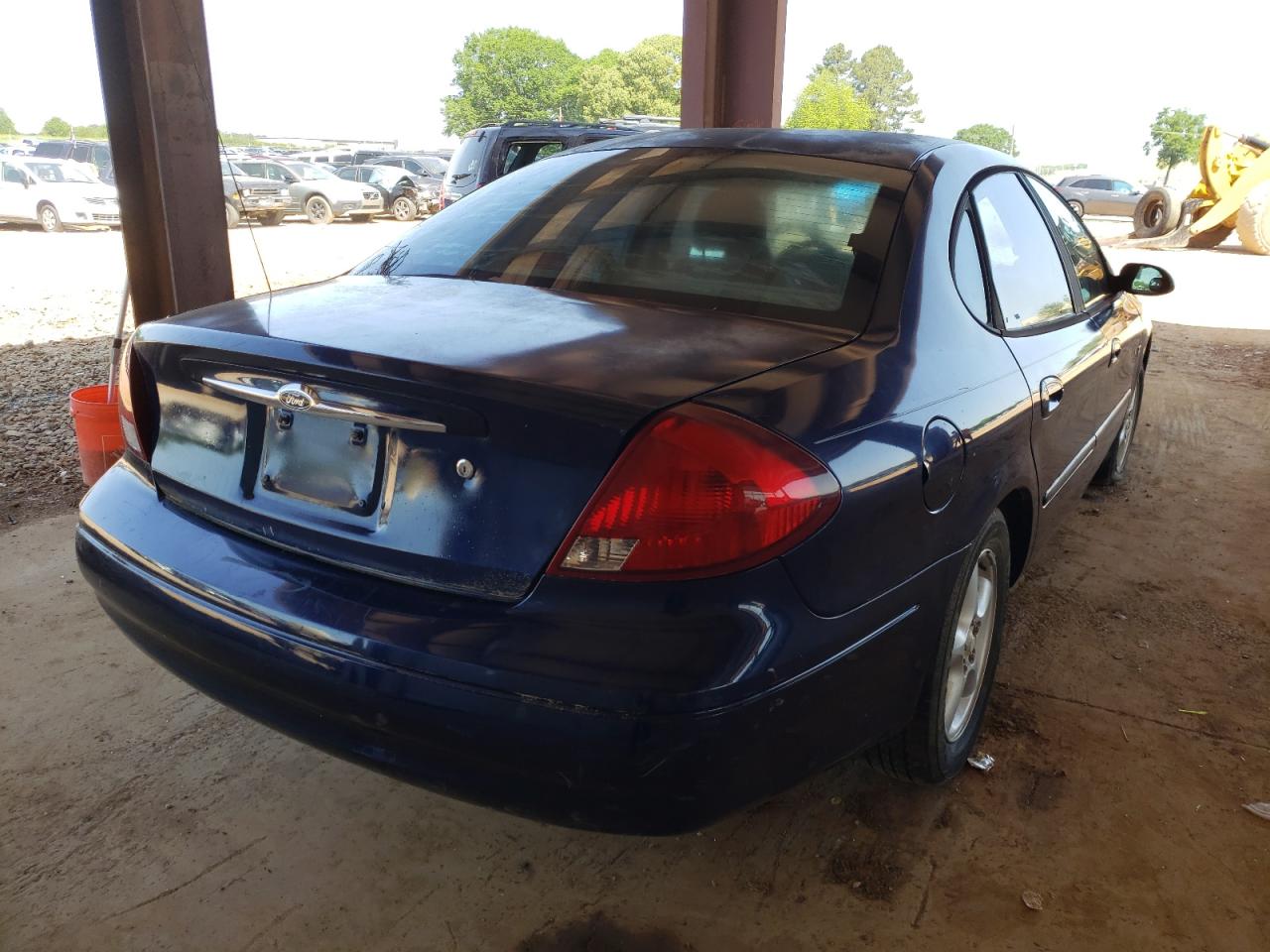 Photo 4 from auction – 2000 FORD TAURUS SES with VIN 1FAFP55S8YA269288