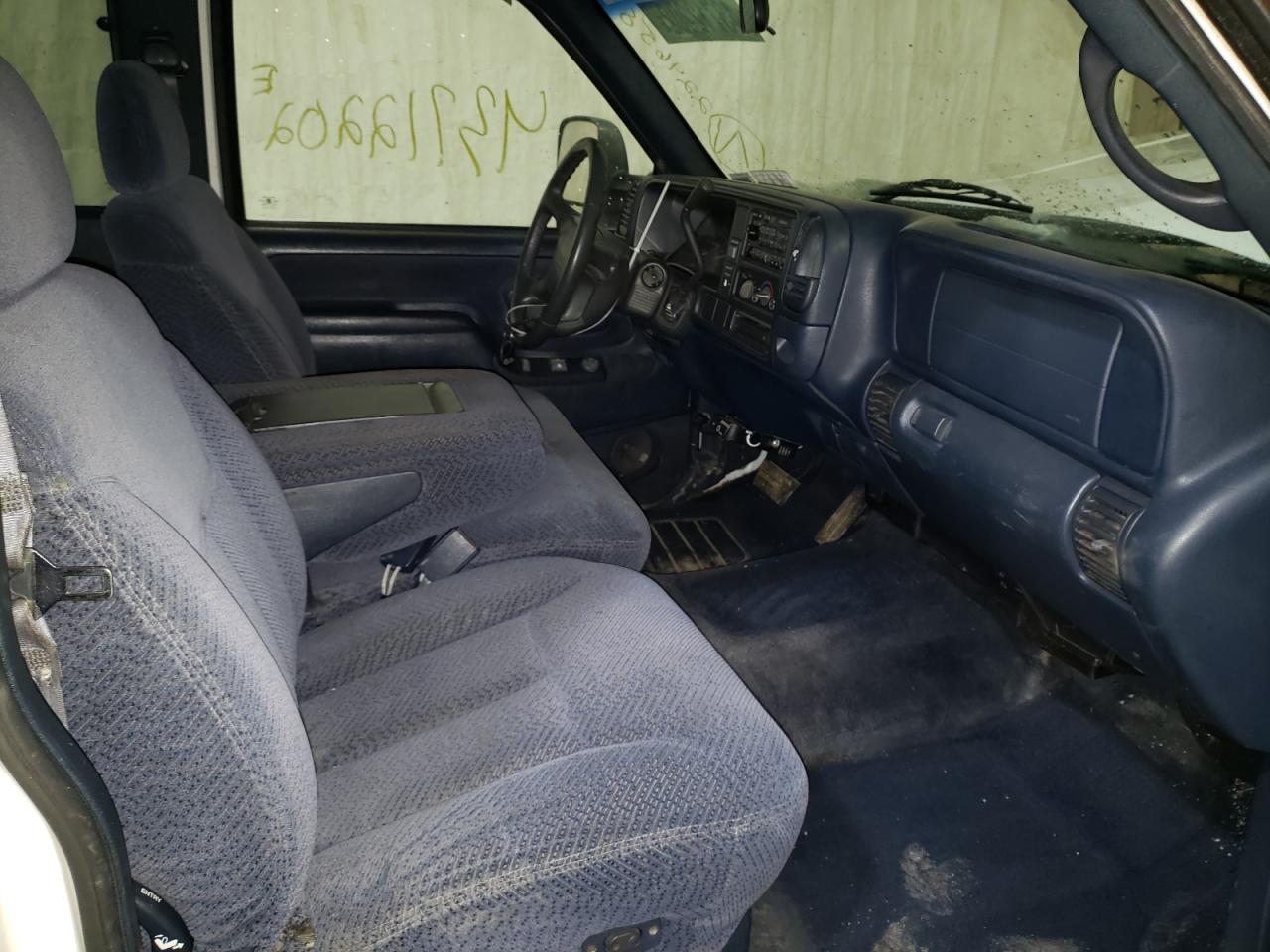 Photo 5 from auction – 1997 GMC SIERRA C15 with VIN 1GTEC19R4VE560246