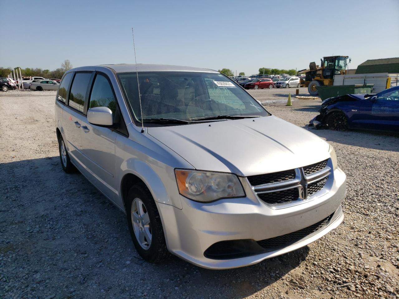 DODGE CARAVAN 2011 with VIN 2D4RN3DG1BR637766 - Photo from auction