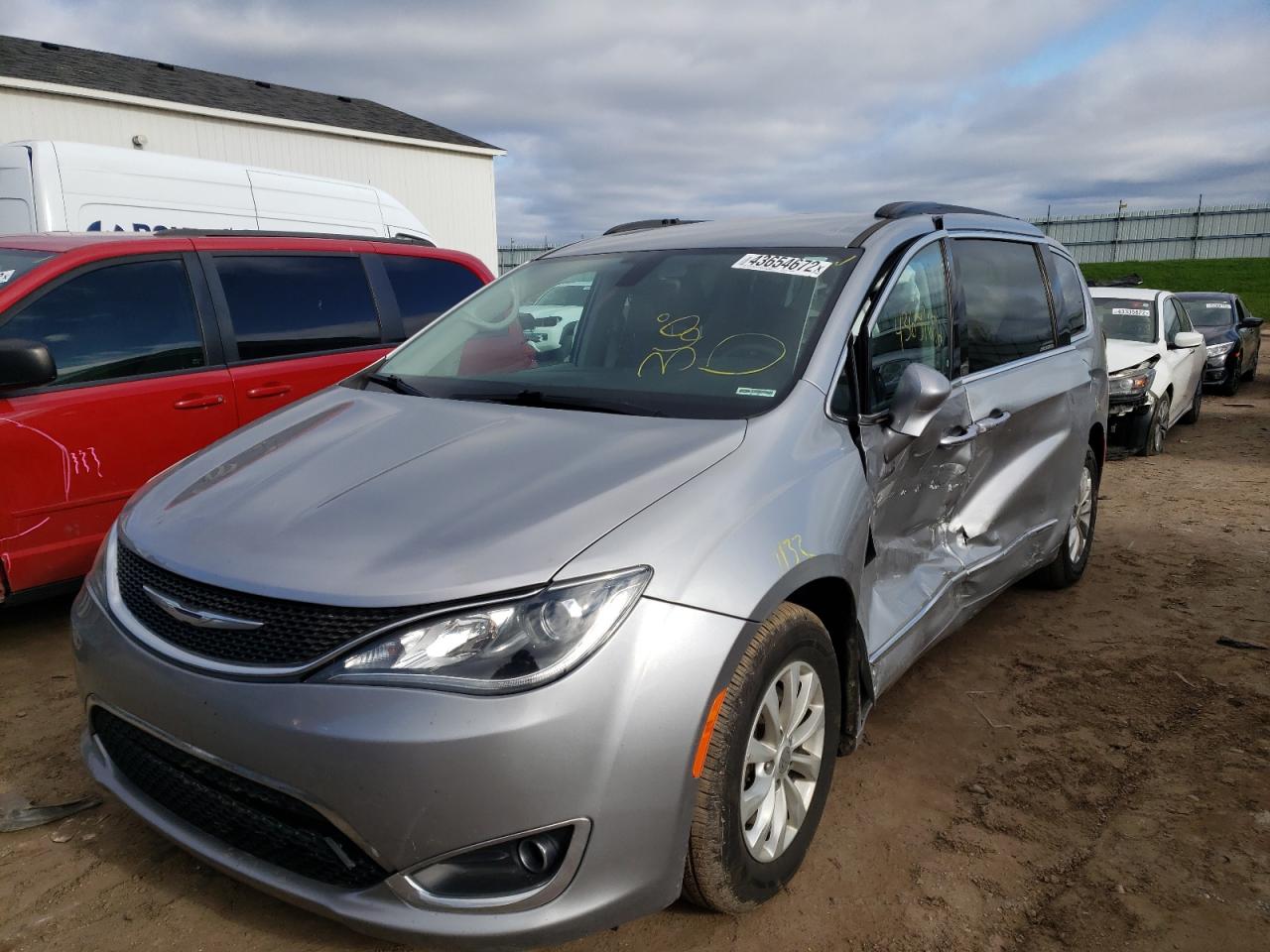 Photo 2 from auction – 2017 CHRYSLER PACIFICA T with VIN 2C4RC1BG2HR621479
