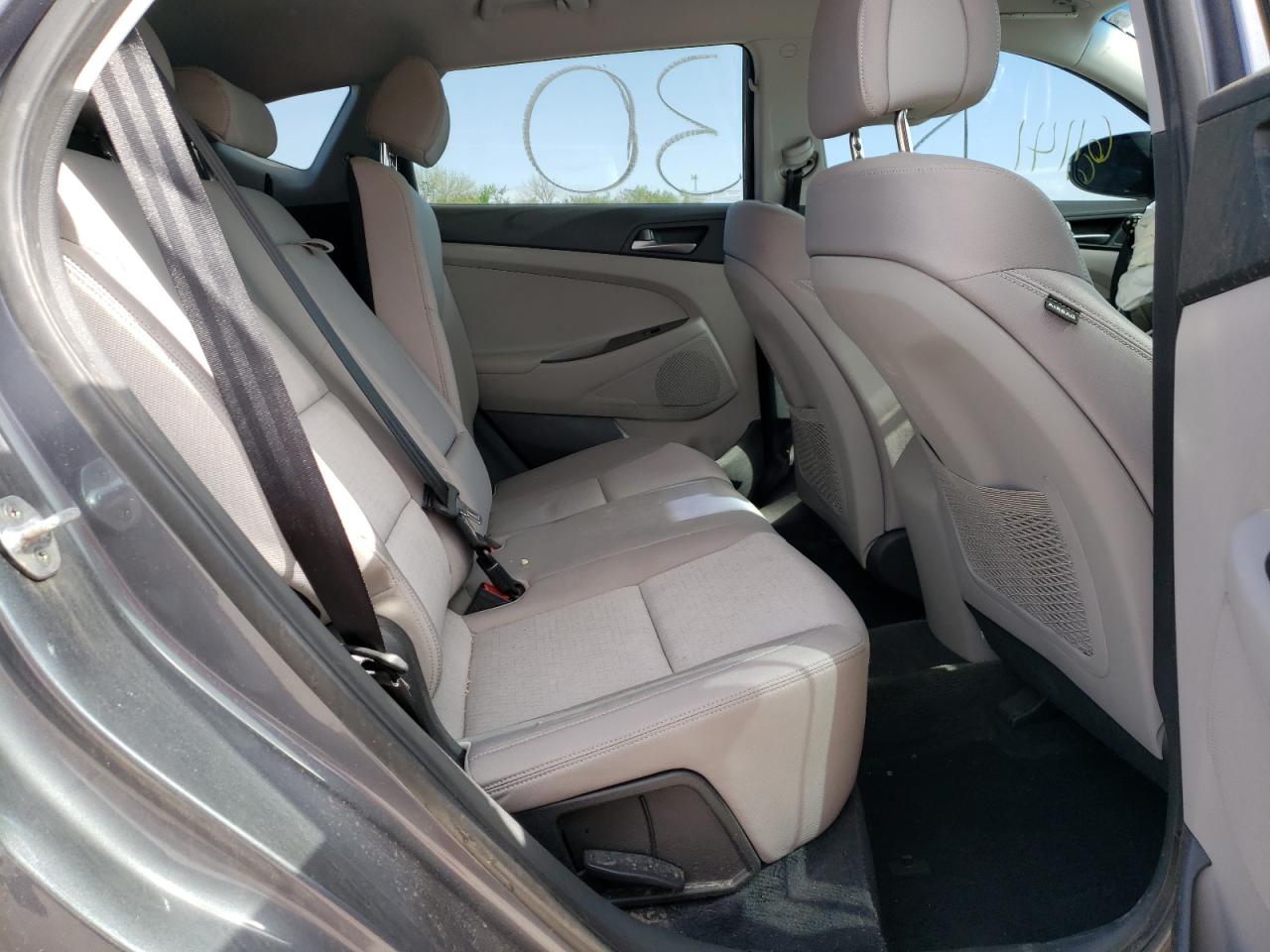 Photo 6 from auction – 2016 HYUNDAI TUCSON LIM with VIN KM8J33A23GU198410