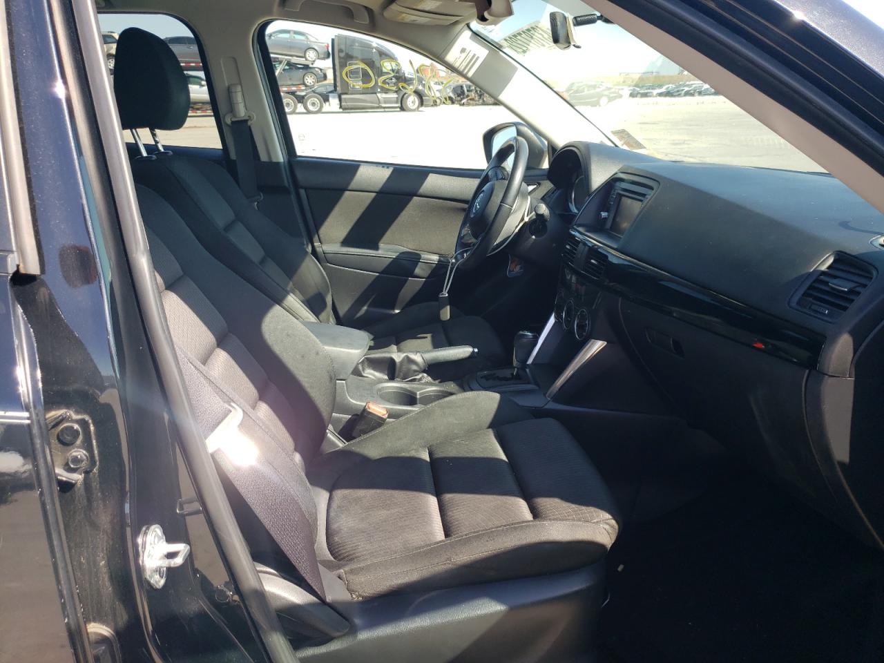 Photo 5 from auction – 2014 MAZDA CX-5 TOURI with VIN JM3KE2CY4E0320332