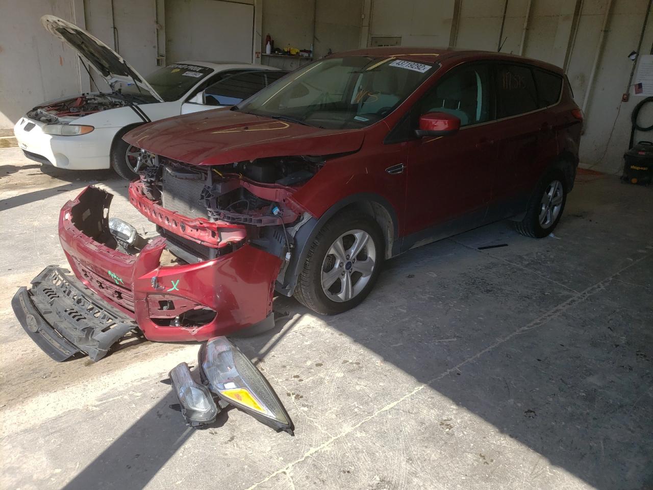 Photo 2 from auction – 2015 FORD ESCAPE SE with VIN 1FMCU0G70FUC58925