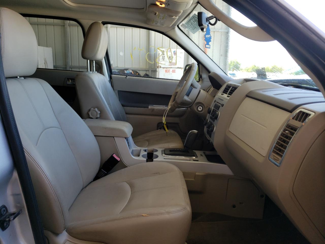Photo 5 from auction – 2010 MERCURY MARINER PR with VIN 4M2CN8H77AKJ17637