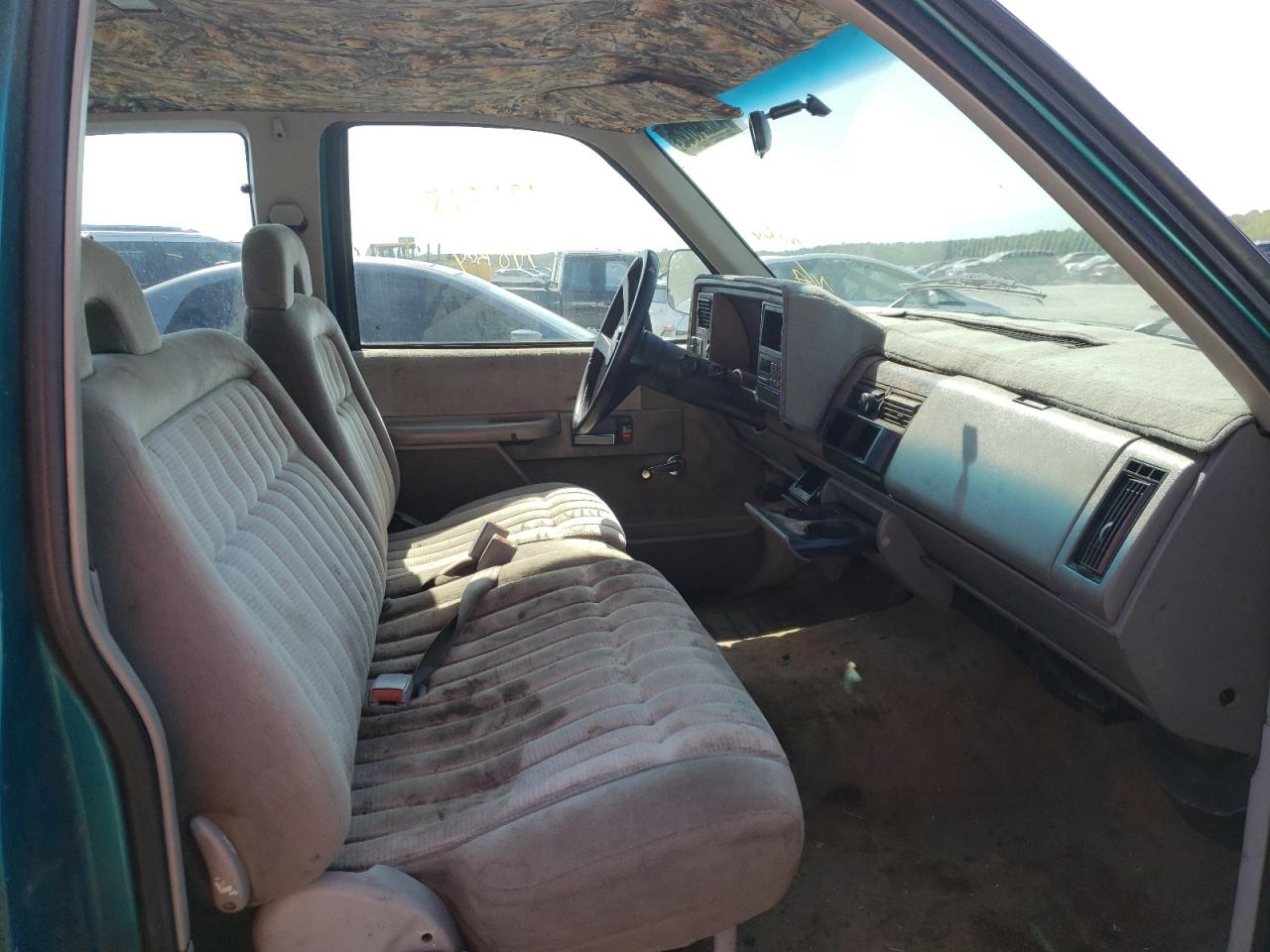 Photo 5 from auction – 1994 CHEVROLET GMT-400 C1 with VIN 2GCEC19K0R1228203