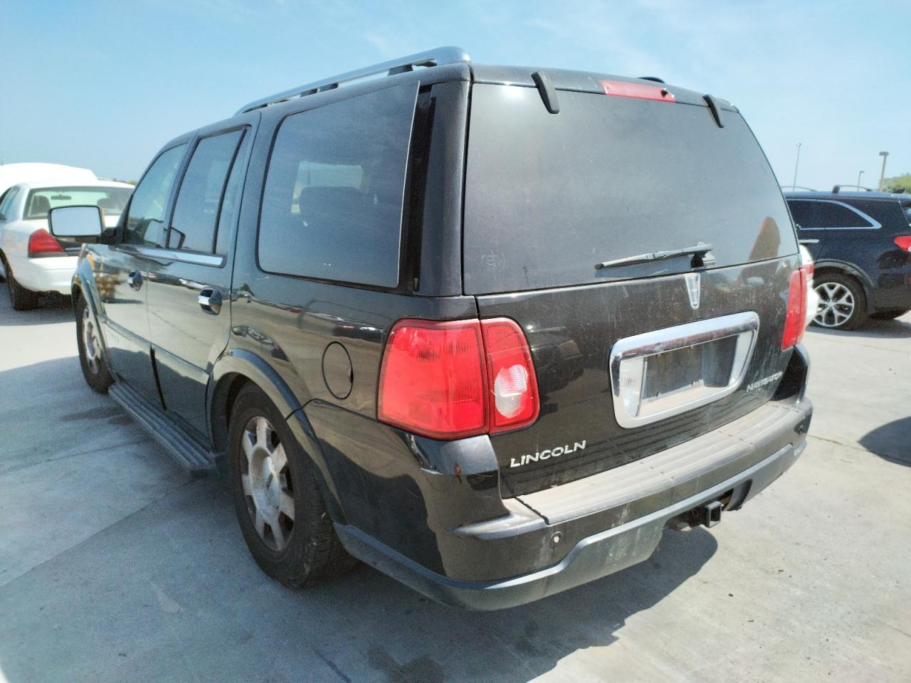 Photo 3 from auction – 2006 LINCOLN NAVIGATOR with VIN 5LMFU28576LJ22459