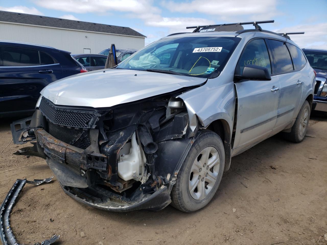 Photo 2 from auction – 2011 CHEVROLET TRAVERSE L with VIN 1GNKVFED7BJ301202