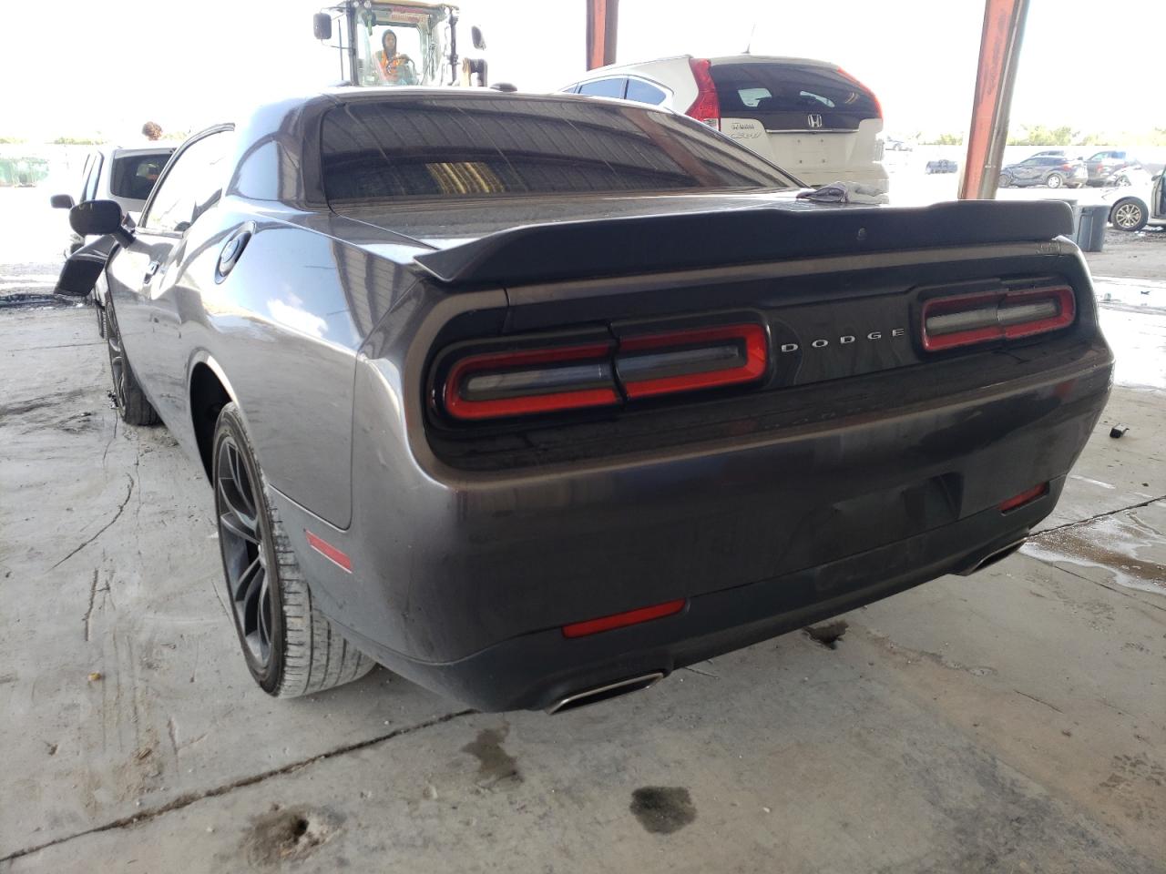 Photo 3 from auction – 2018 DODGE CHALLENGER with VIN 2C3CDZAG9JH332635