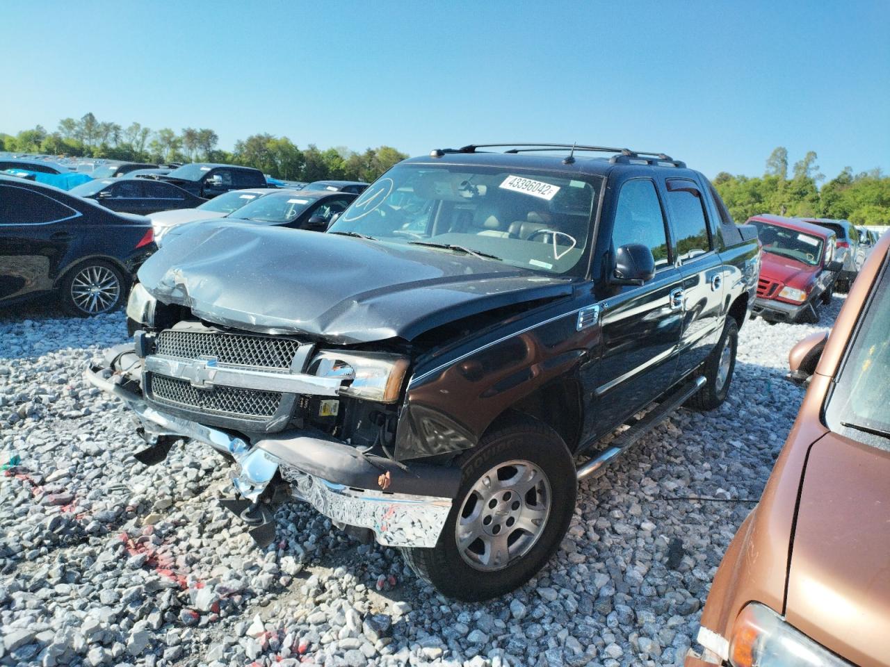 Photo 2 from auction – 2005 CHEVROLET AVALANCHE with VIN 3GNEC12Z15G280147