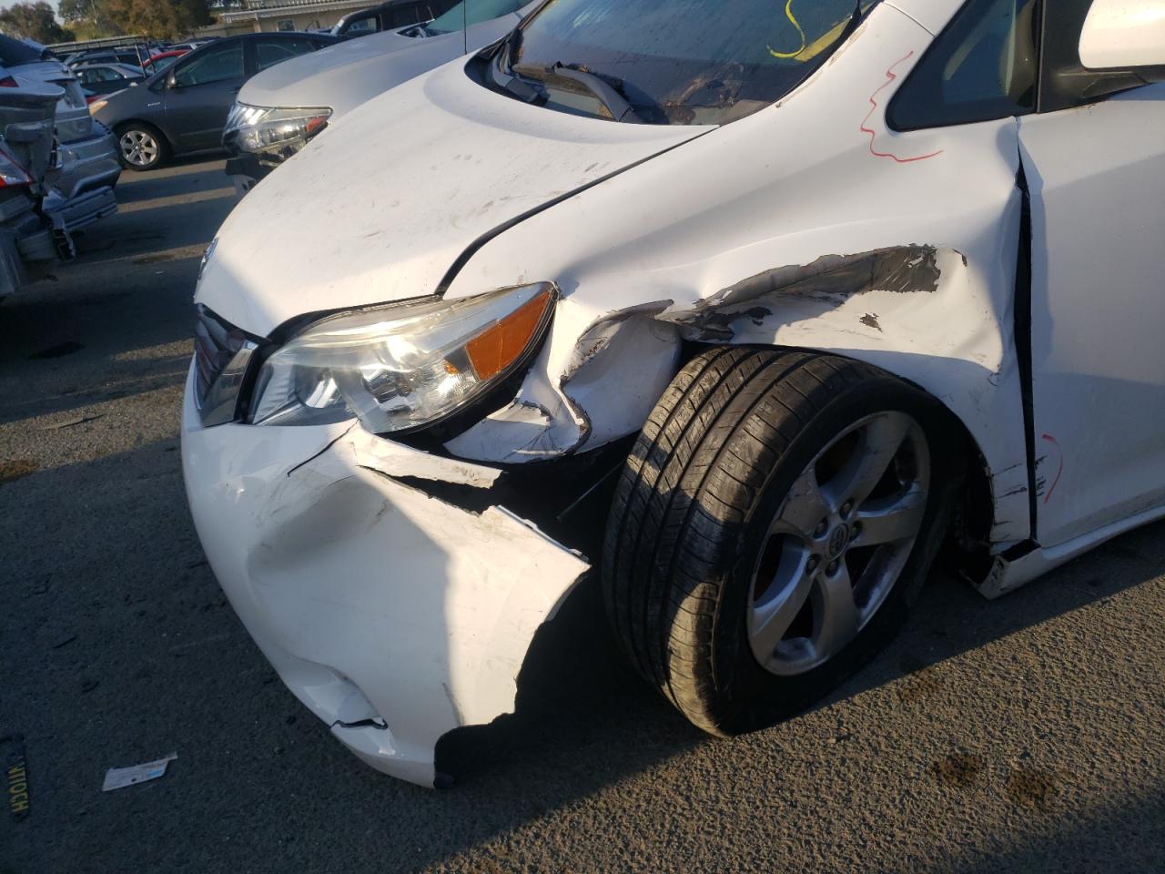 Photo 9 from auction – 2013 TOYOTA SIENNA LE with VIN 5TDKK3DC7DS330536