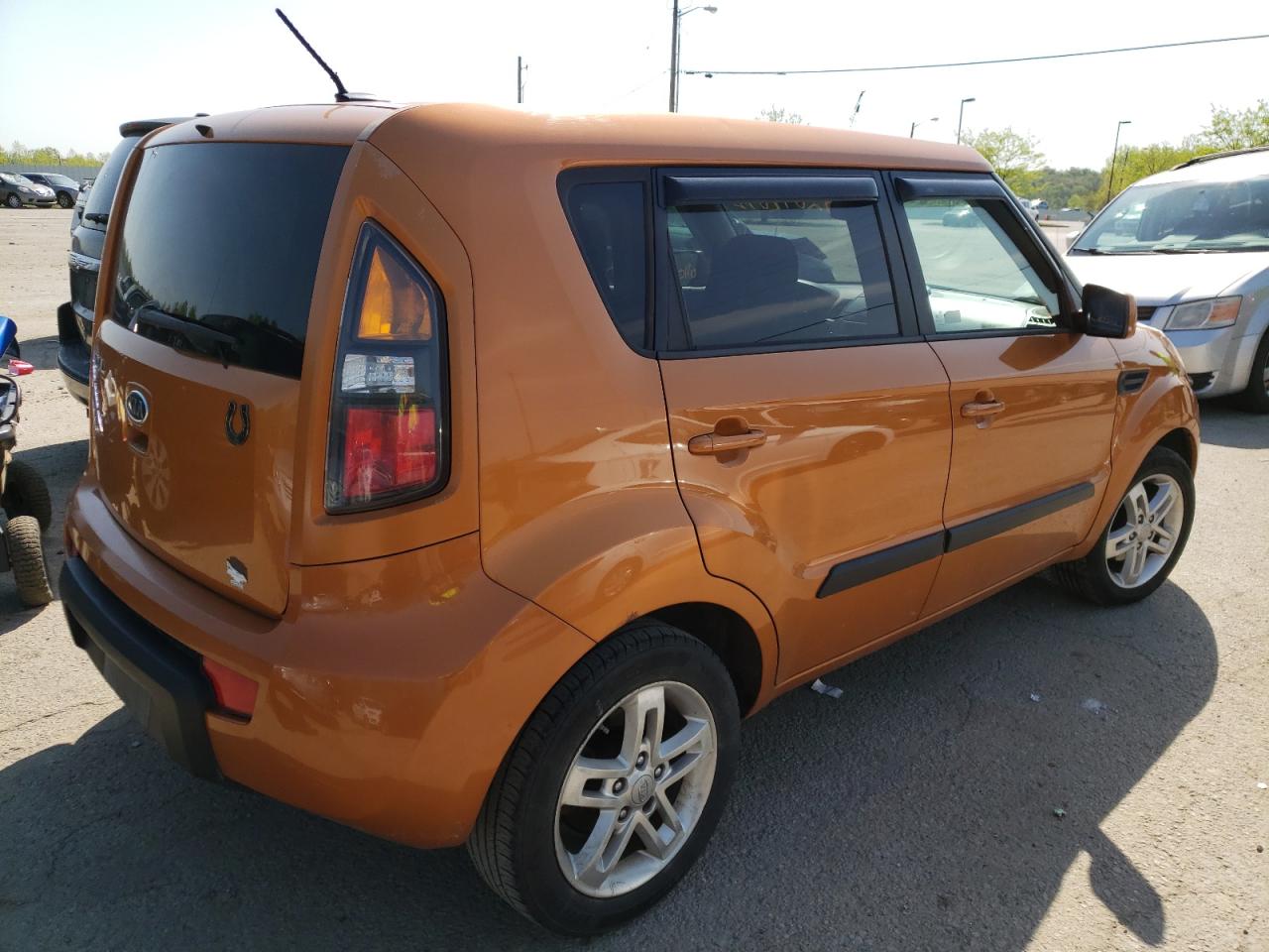 Photo 4 from auction – 2011 KIA SOUL + with VIN KNDJT2A27B7260087