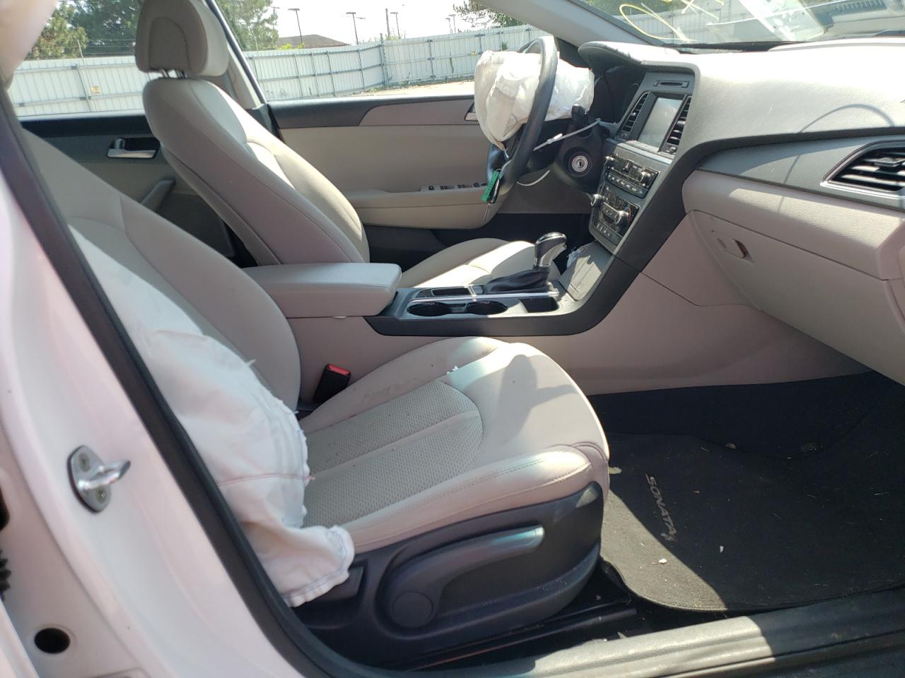 Photo 5 from auction – 2016 HYUNDAI SONATA SE with VIN 5NPE24AF7GH303476