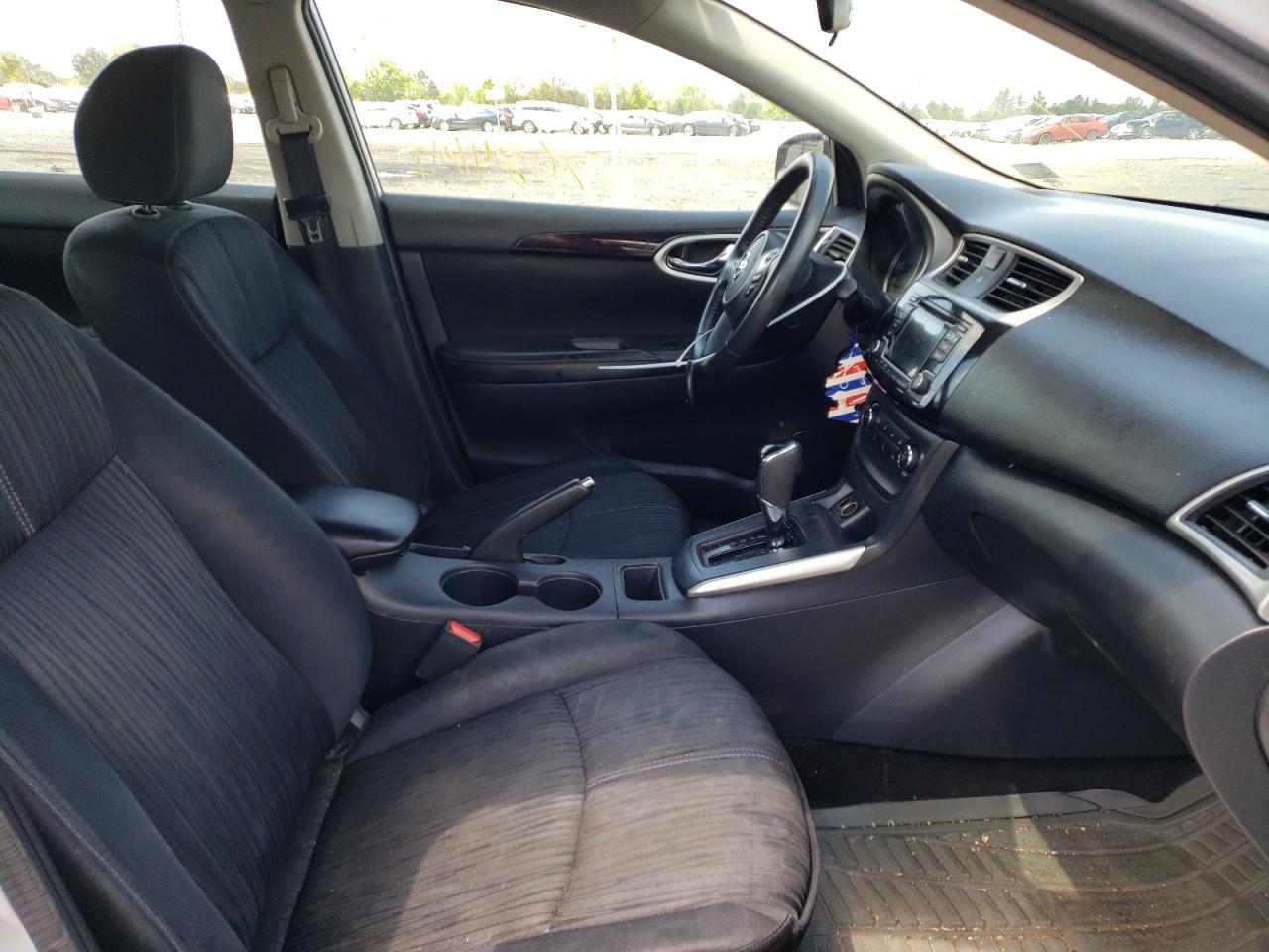 Photo 5 from auction – 2016 NISSAN SENTRA S with VIN 3N1AB7AP4GY226838