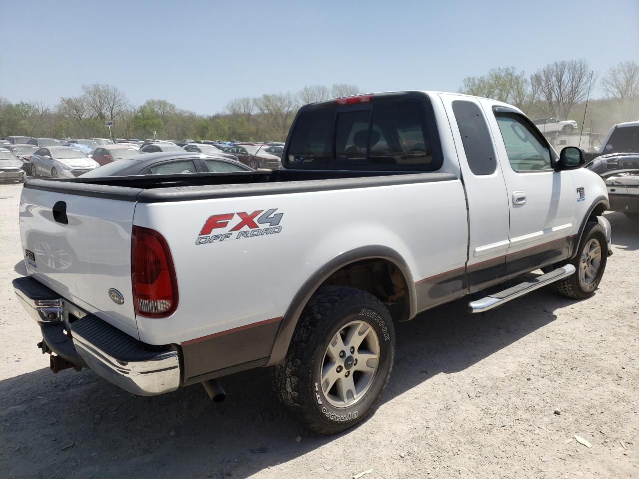 Photo 4 from auction – 2002 FORD F150 with VIN 1FTRX18L42NB51758