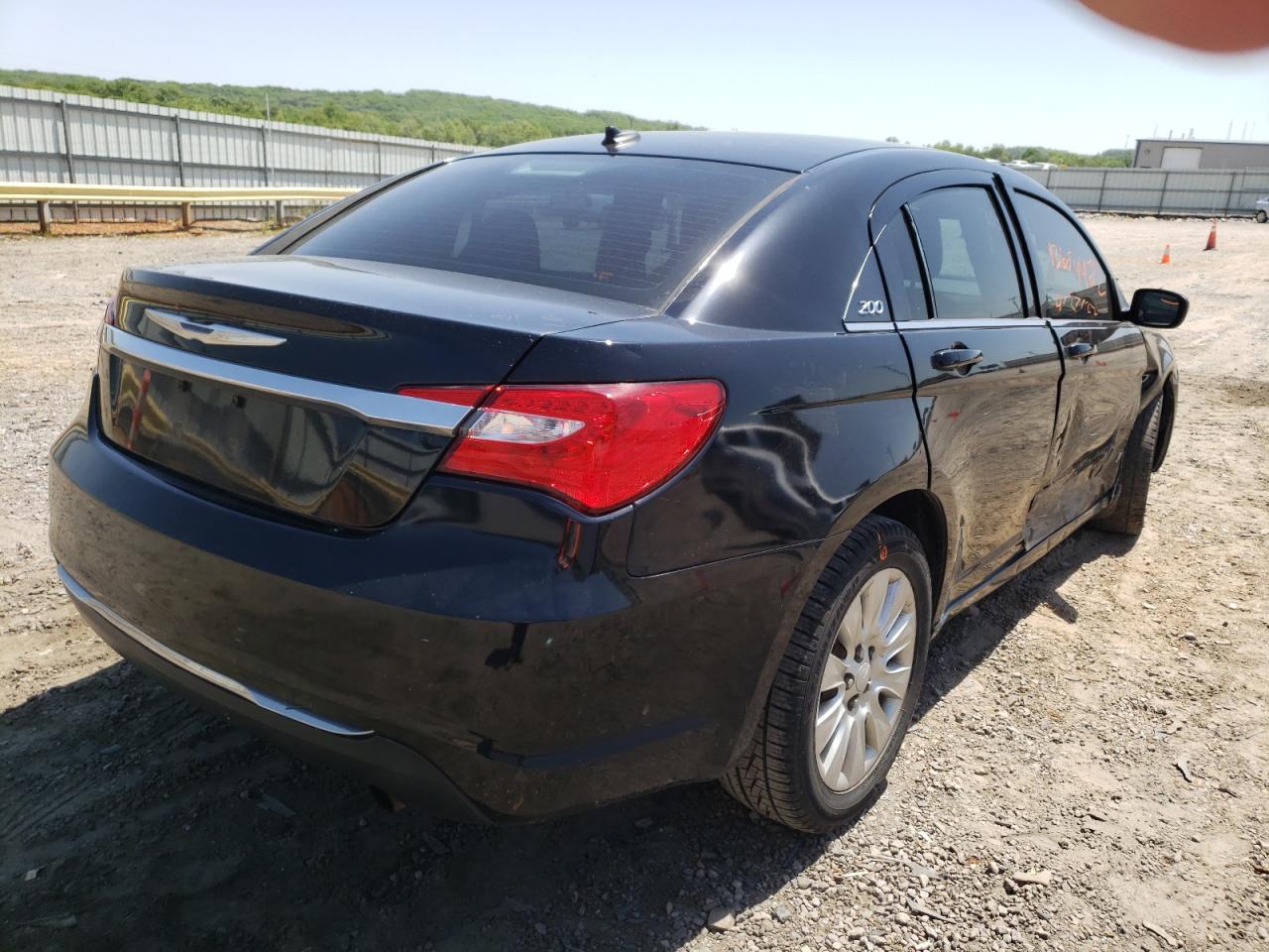Фото 4 с аукциона – 2014 CHRYSLER 200 LX с VIN 1C3CCBAB6EN213811