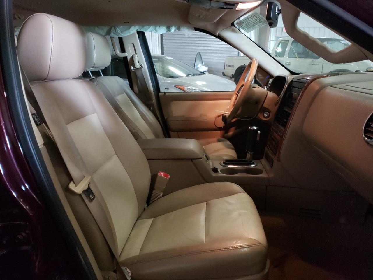Photo 5 from auction – 2007 FORD EXPLORER E with VIN 1FMEU74E47UA54991