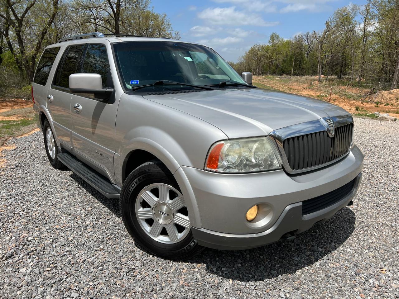 LINCOLN NAVIGATOR 2003 with VIN 5LMFU28R63LJ15453 - Photo from auction