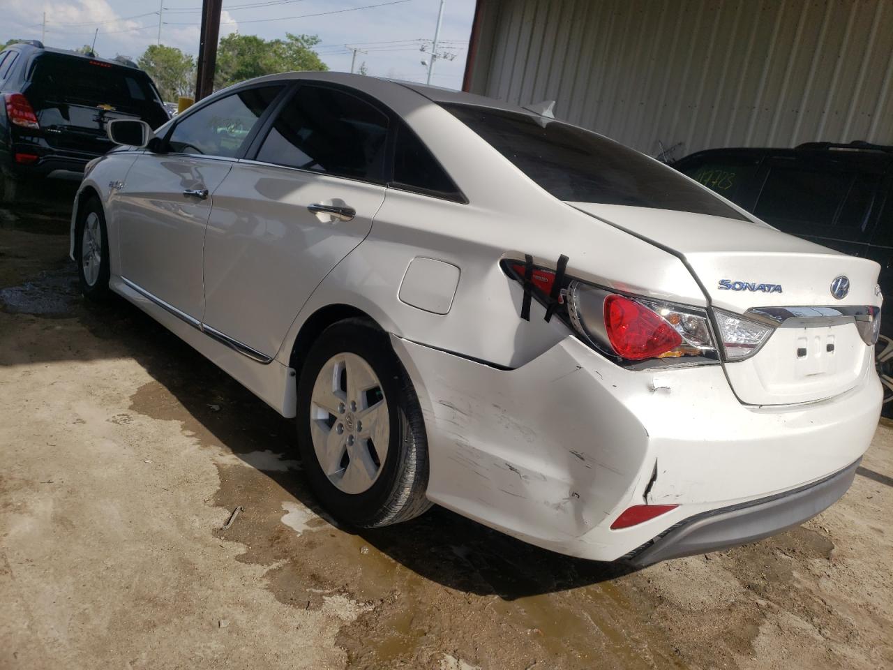 Photo 3 from auction – 2012 HYUNDAI SONATA HYB with VIN KMHEC4A48CA059006