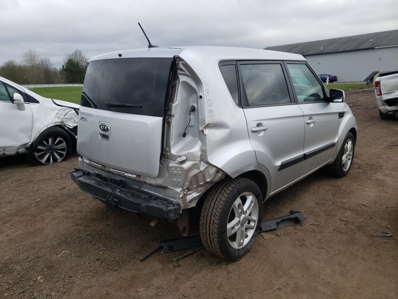 Photo 4 from auction – 2011 KIA SOUL + with VIN KNDJT2A24B7709001