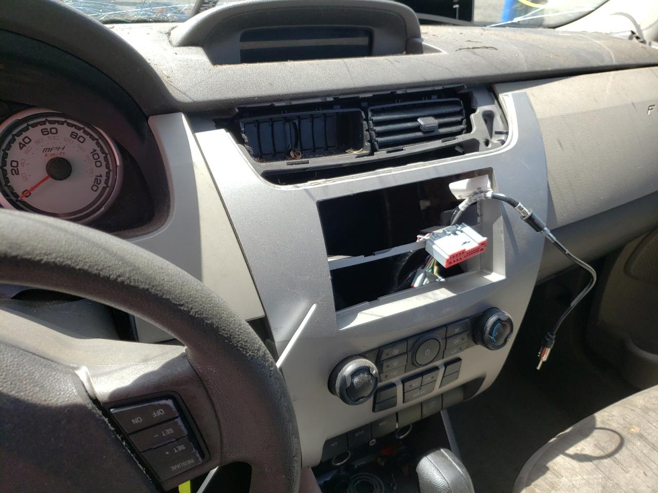 Photo 9 from auction – 2008 FORD FOCUS with VIN 1FAHP35N88W144737
