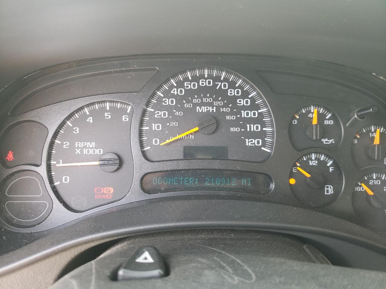 Photo 8 from auction – 2004 CHEVROLET AVALANCHE with VIN 3GNEC12T04G250390