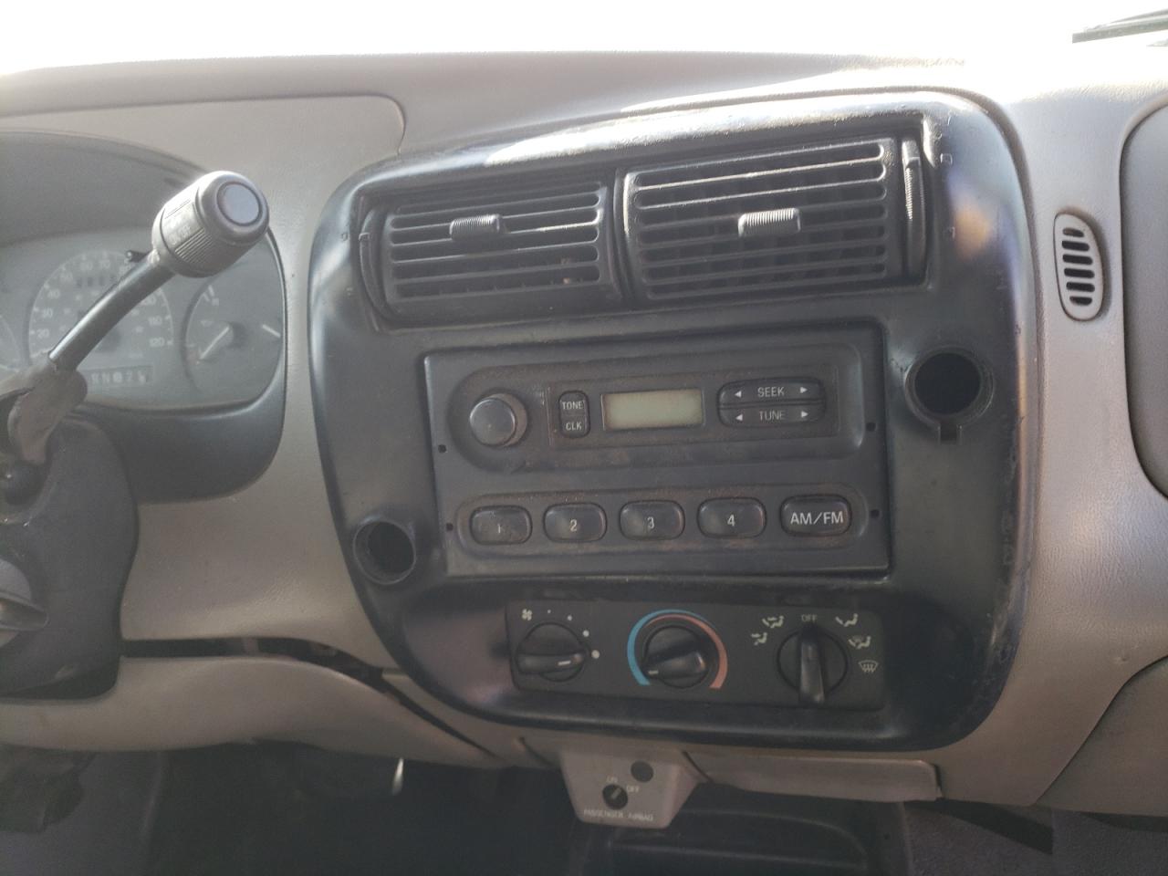 Photo 9 from auction – 1999 FORD RANGER with VIN 1FTYR10V4XPB47840