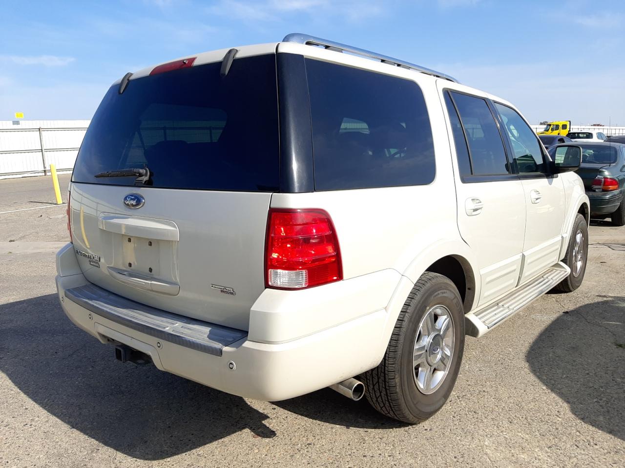 Photo 4 from auction – 2006 FORD EXPEDITION with VIN 1FMFU19506LA35823