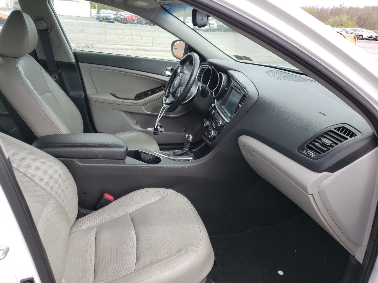 Photo 5 from auction – 2015 KIA OPTIMA EX with VIN 5XXGN4A73FG459324