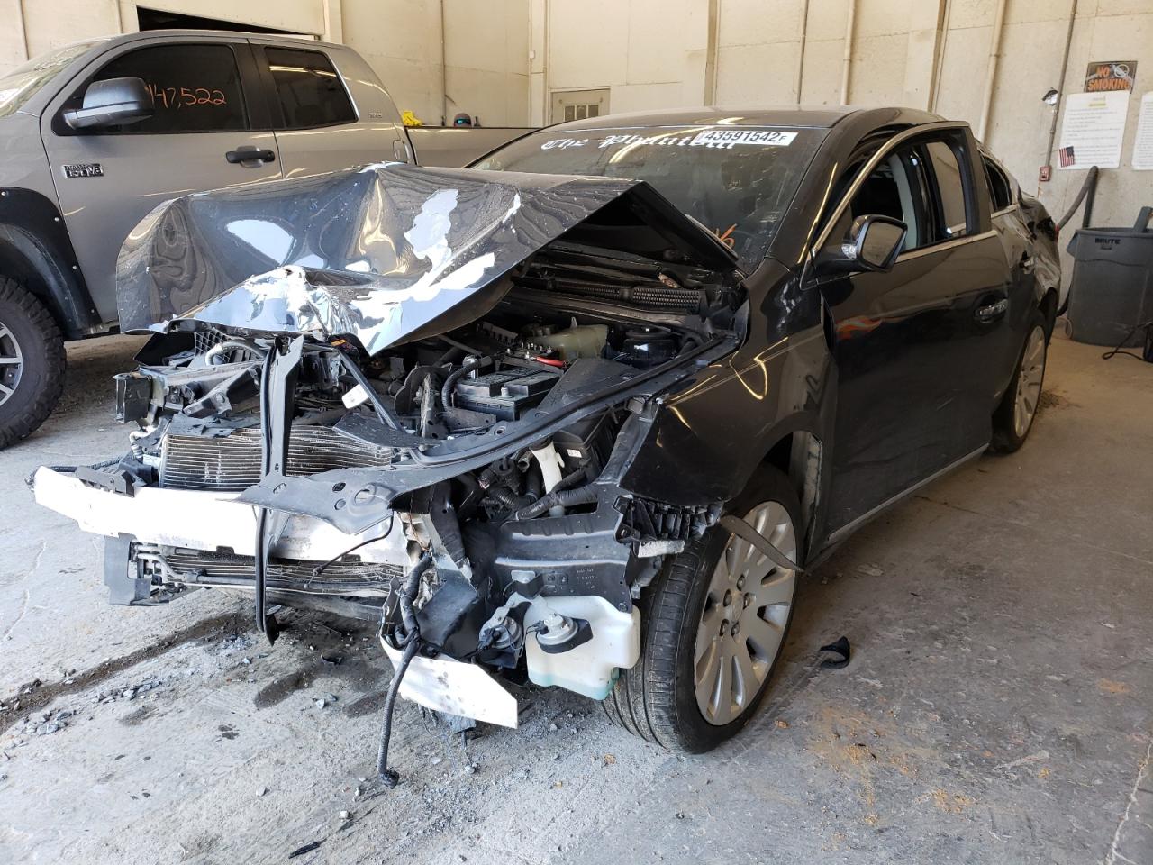 Photo 2 from auction – 2014 BUICK LACROSSE with VIN 1G4GC5G37EF212591