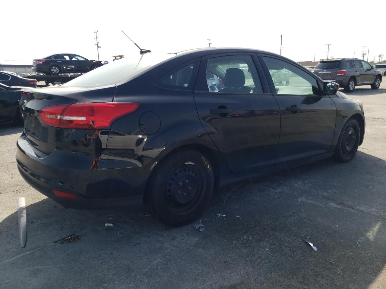 Photo 4 from auction – 2016 FORD FOCUS S with VIN 1FADP3E27GL383927