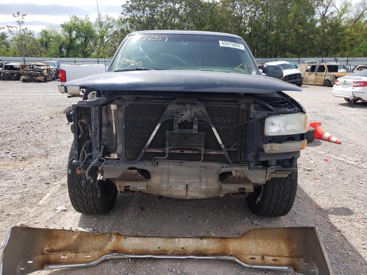 Photo 9 from auction – 2003 GMC YUKON with VIN 1GKEC13Z83J337757