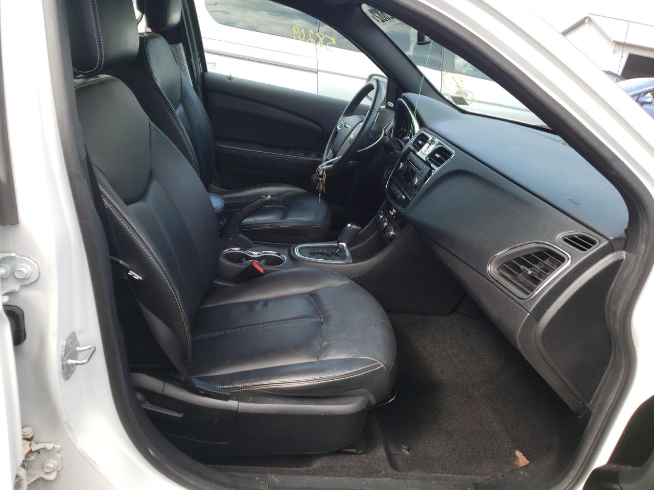 Photo 5 from auction – 2014 CHRYSLER 200 LIMITE with VIN 1C3CCBCG9EN172647
