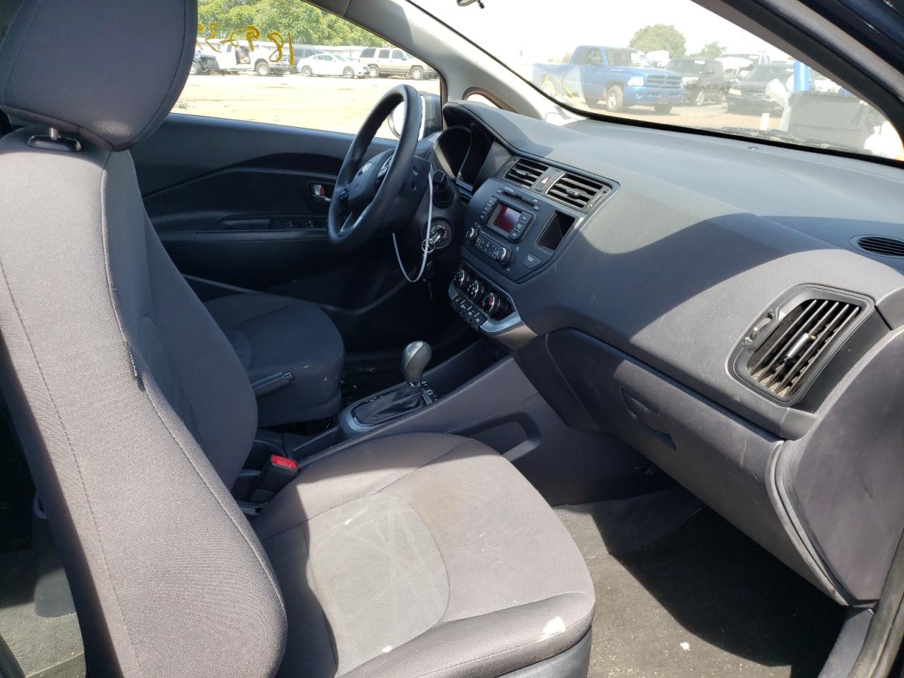 Photo 5 from auction – 2014 KIA RIO LX with VIN KNADM4A31E6330401